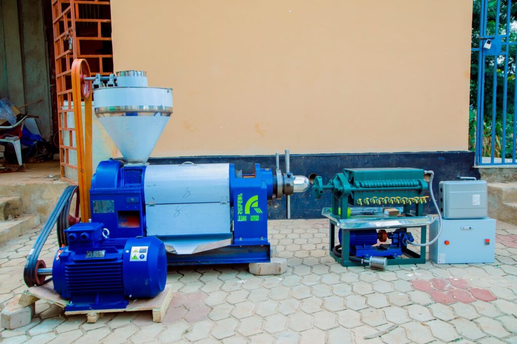 Lalji foundation sunflower processing machine for women in kondoa